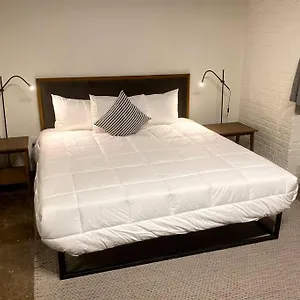  Apartment 3e-spacious Close To Pitt/cmu/carlow, Sleeps 4 United States