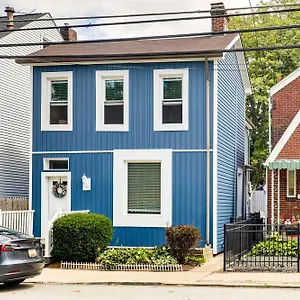  Holiday home Pet-friendly - 100 Feet To Walnut Street United States